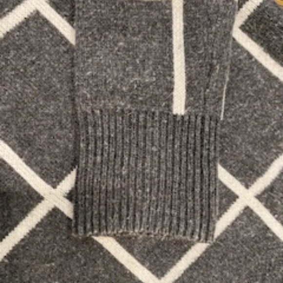 Clearout-EUC Saks Fifth Avenue Cashmere Bland turtleneck sz S - Picture 6 of 8